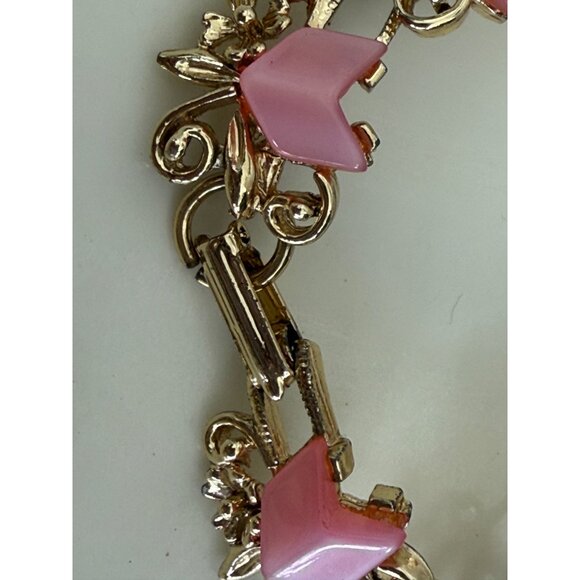 Vintage 60's Pink Thermoset Chevron Shaped Bracelet and Earring Set - Picture 7 of 9